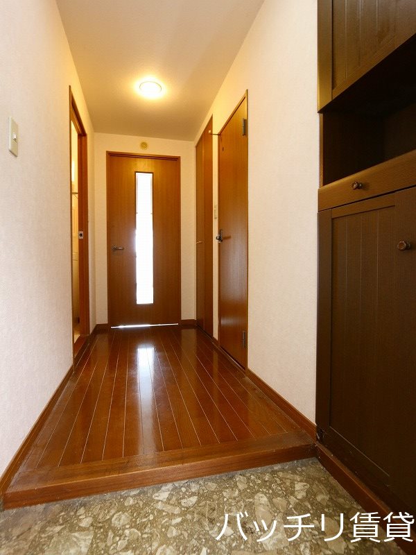 玄関　別号室の画像。現況を優先します。