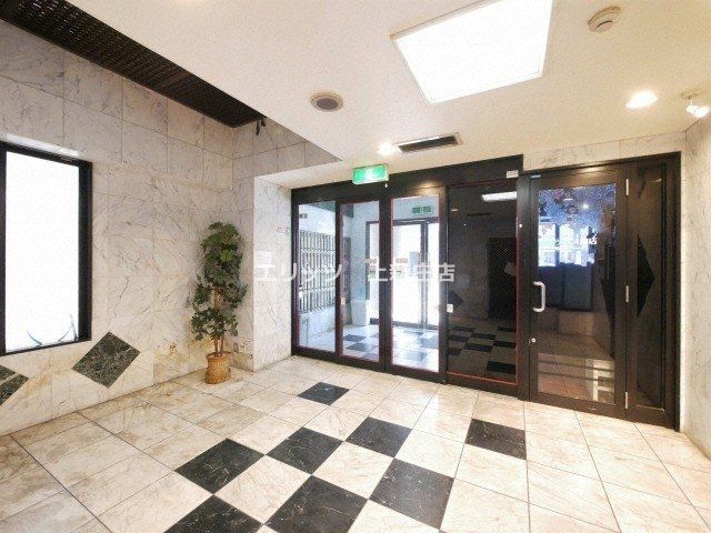 エントランス　エントランス