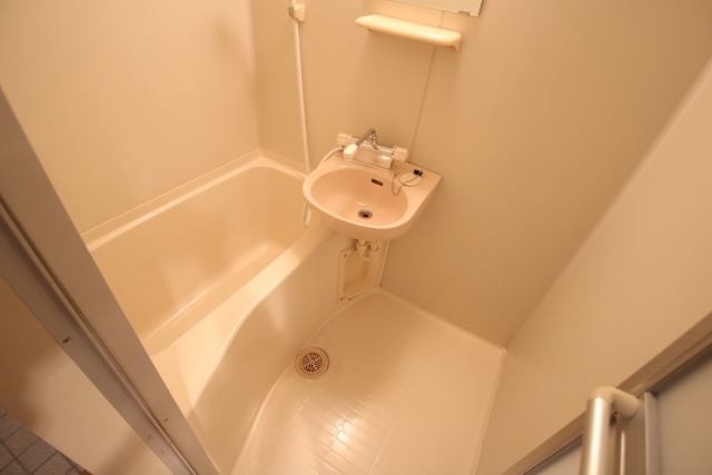 バス・シャワールーム　※別号室の参考写真です※