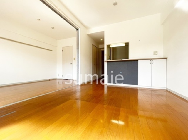 居室・リビング　広めのリビングです