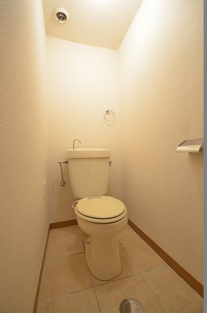 トイレ　別号室の写真です