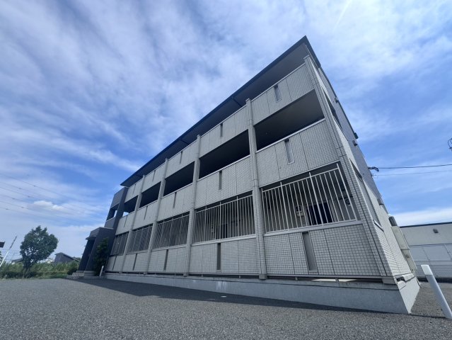 エントランス　当社、チルホームのHPもご覧ください(^^)/物件情報多数♪