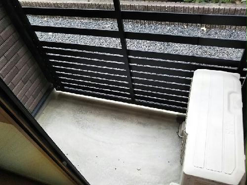 バルコニー　同タイプ物件の写真につき眺望が異なります。