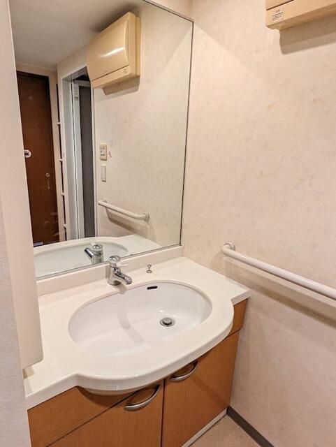 洗面設備　コンパクトで使いやすい洗面所