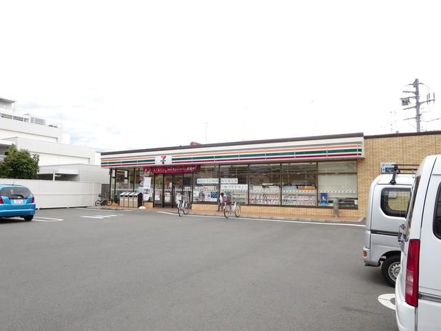 コンビニ　セブンイレブン川崎登戸西店（コンビニ）まで714m