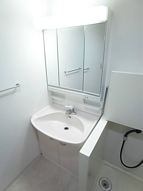 洗面設備　スペースが確保できる洗面所です