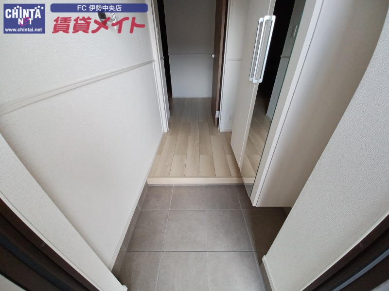 玄関　同型参考写真