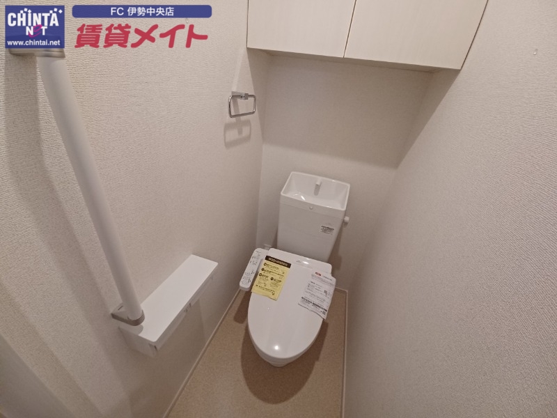 トイレ　同型参考写真