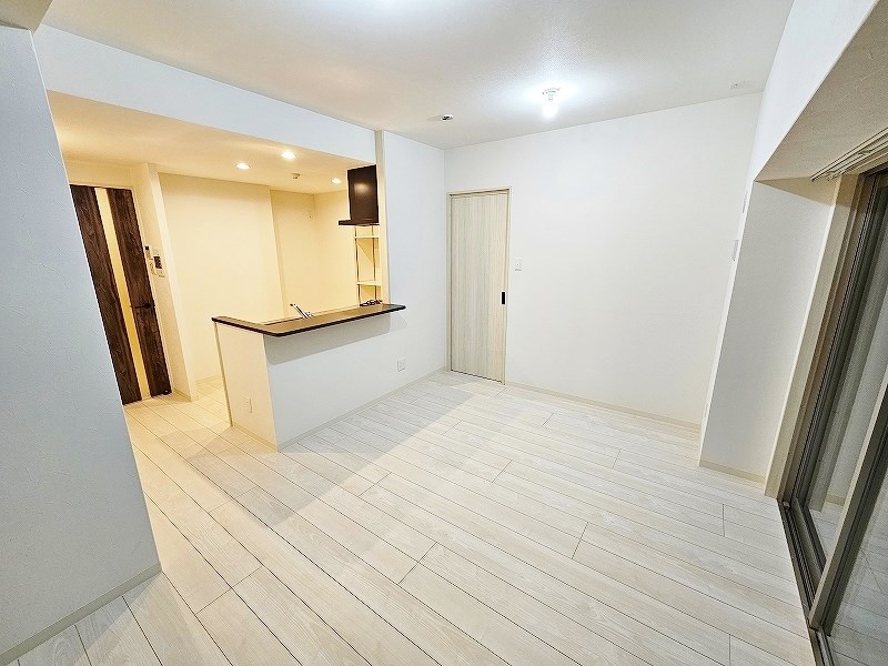 居室・リビング　同一マンション同型タイプ※床がブラウンになります