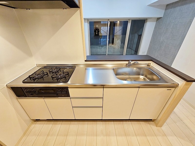 キッチン　同一マンション同型タイプ※床がブラウンになります