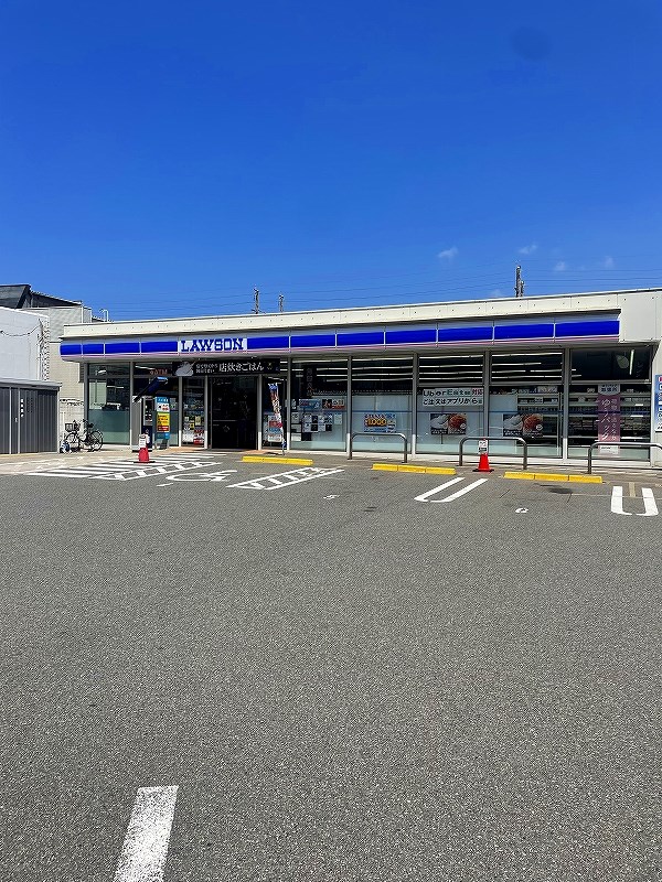 コンビニ　☆ローソン　西小倉駅前店（コンビニ）まで350m