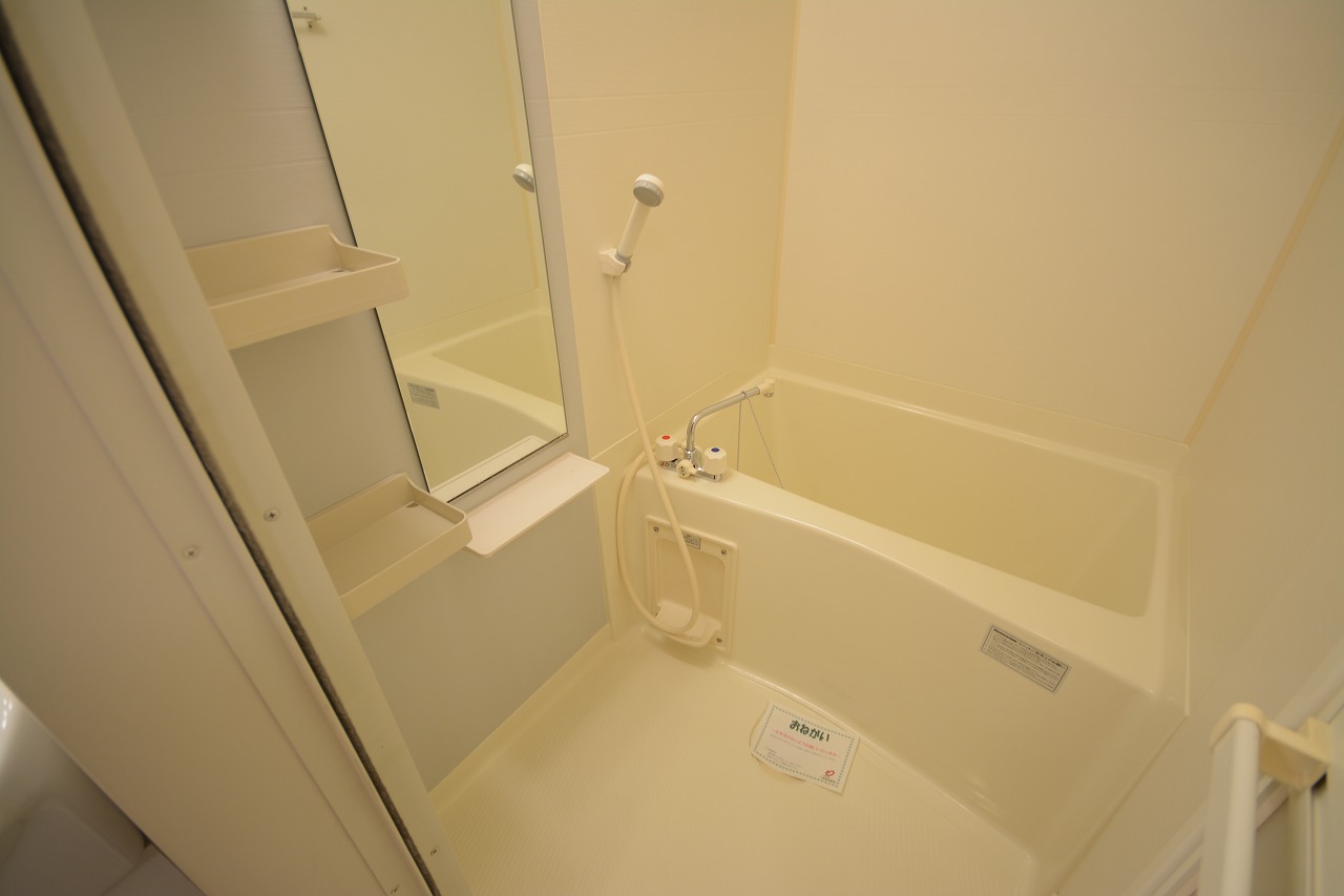 バス・シャワールーム　別号室の写真です。ご参考までに