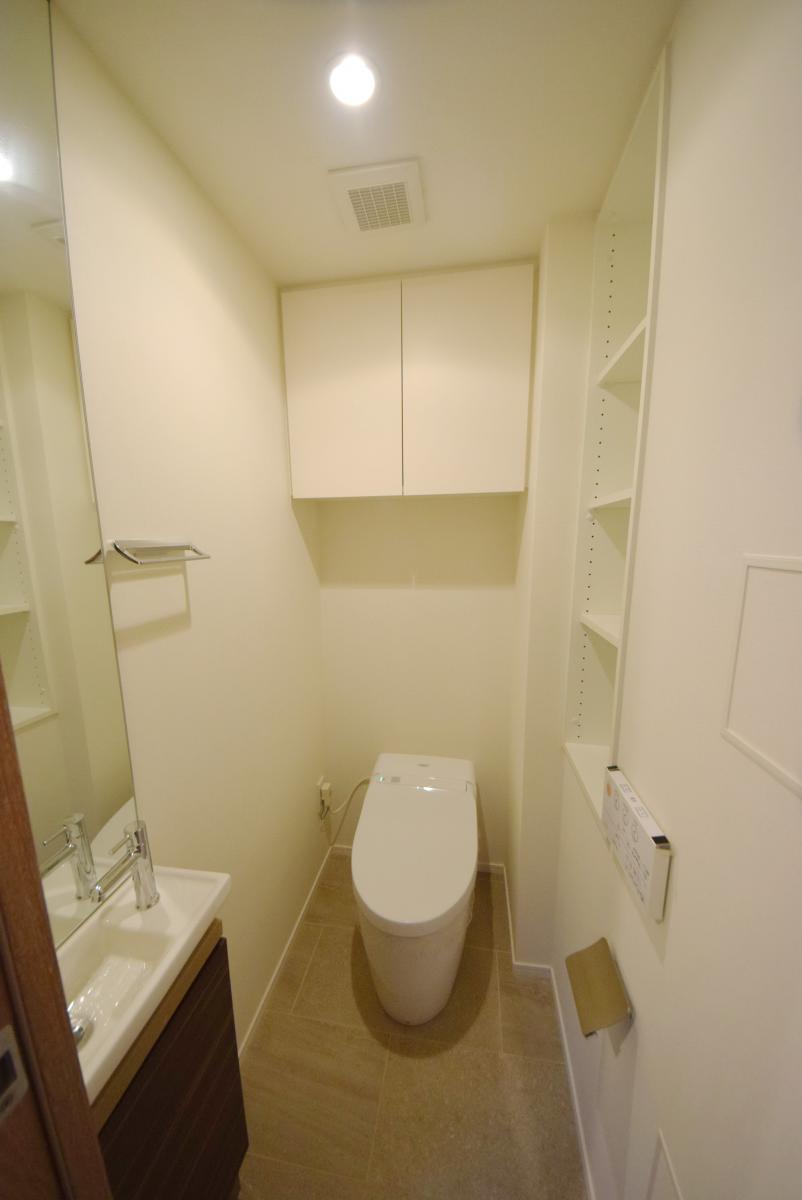 トイレ　※別部屋の参考写真です。