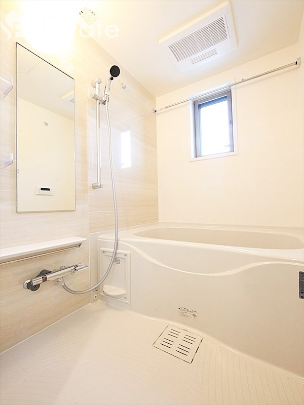 バス・シャワールーム　バスルーム