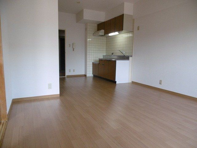 居室・リビング　別タイプ写真です