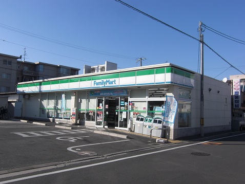 コンビニ　ファミリーマート東大阪三島店（コンビニ）まで164m