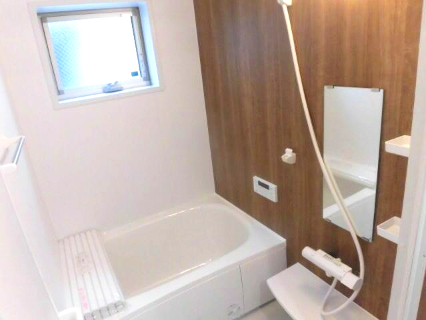 バス・シャワールーム　追い炊き機能付きオートバス?