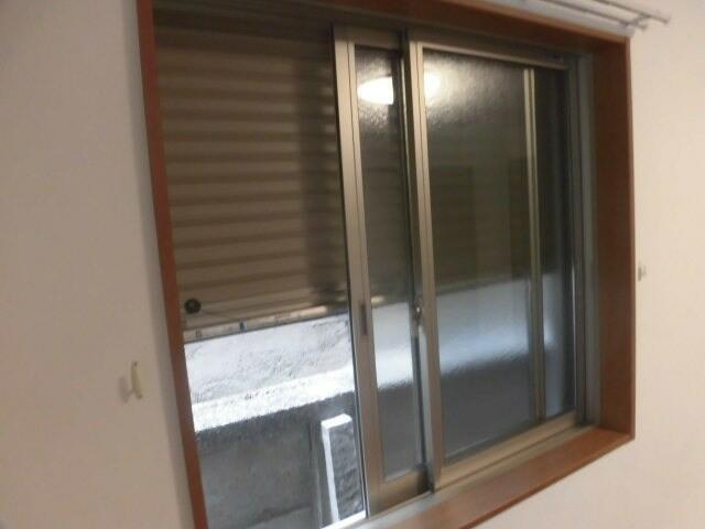 セキュリティ　防犯シャッター?