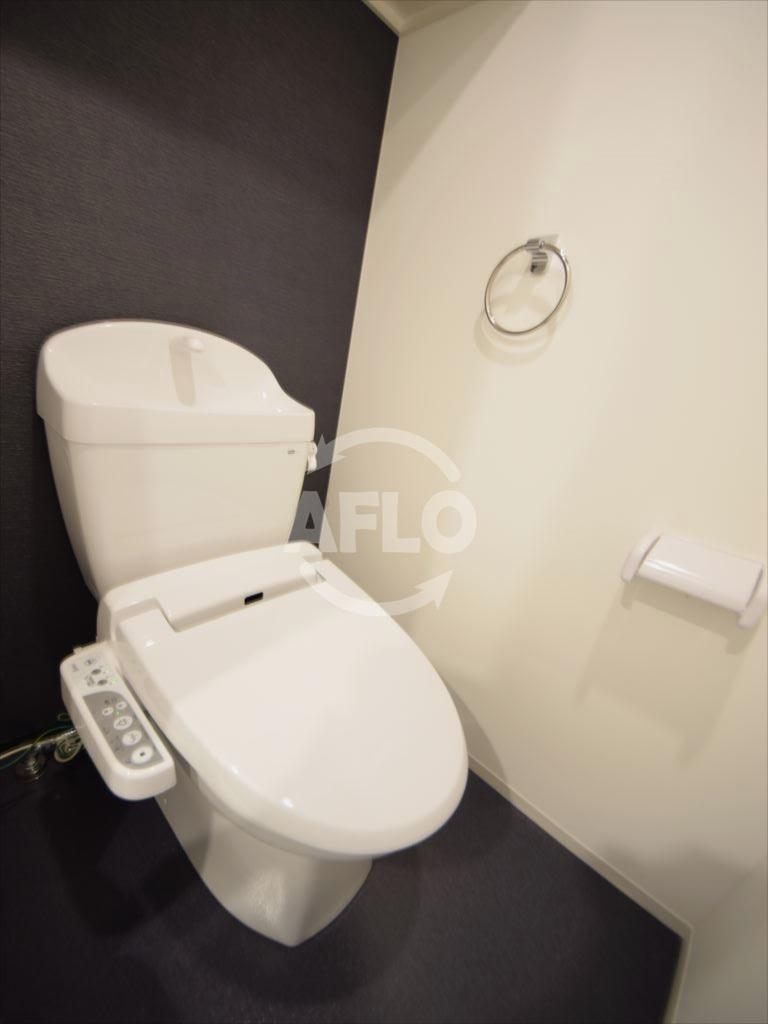 トイレ　GARE NAMBA　温水洗浄便座