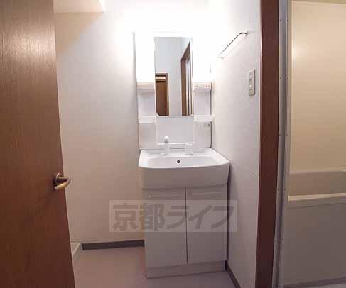 洗面設備　独立洗面台です。