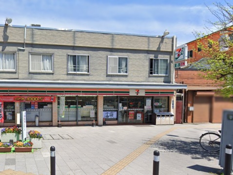 コンビニ　セブンイレブン（コンビニ）まで230m