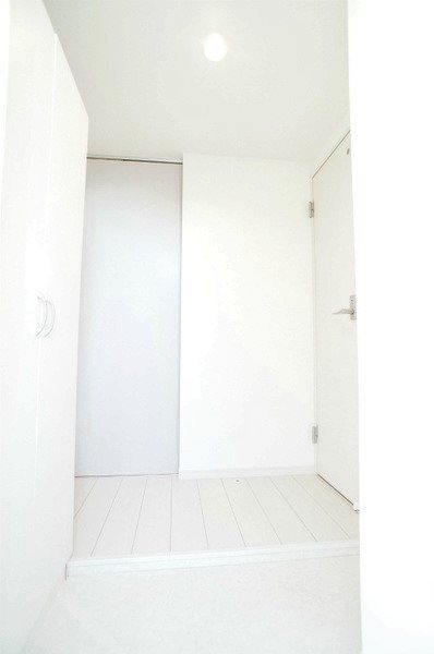 玄関　綺麗な玄関が出迎えてくれます。