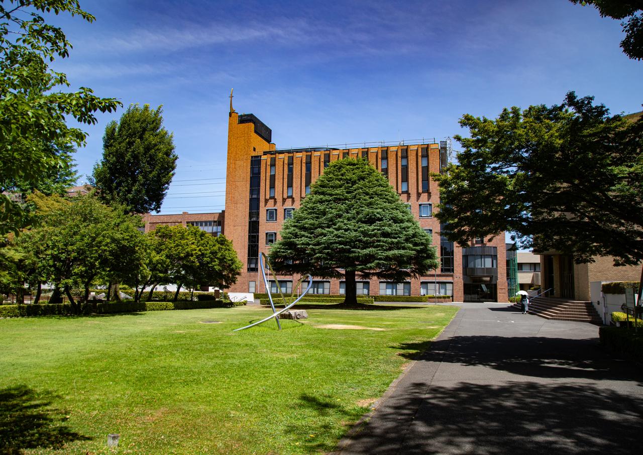 大学・短大　私立白百合女子大学（大学・短大）まで1354m
