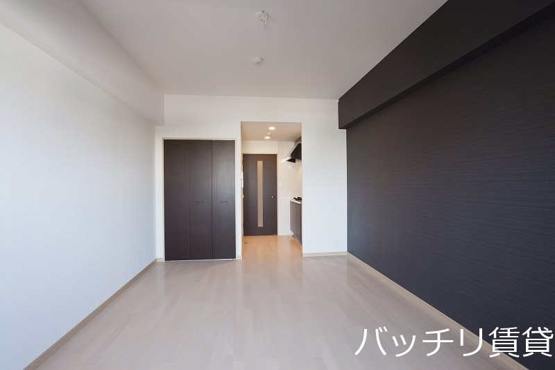 居室・リビング　別号室タイプの為、現状を優先致します