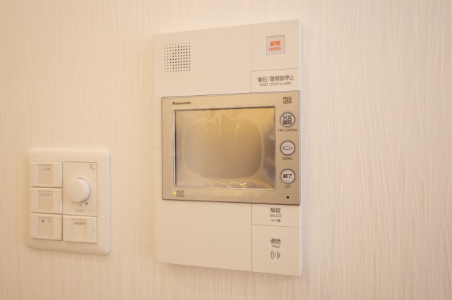 セキュリティ　モニター付きインターホンです