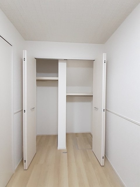 収納　クローゼット付き