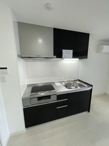 キッチン　イメージとして同マンション他部屋を表示しています
