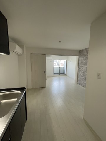 居室・リビング　イメージとして同マンション他部屋を表示しています