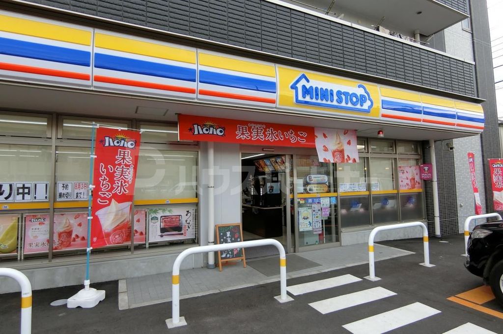 コンビニ　ミニストップ東越谷3丁目店（コンビニ）まで230m