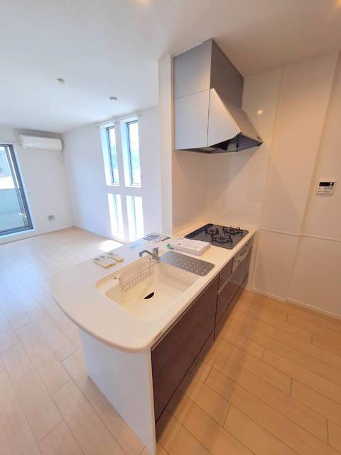 キッチン　料理の幅も広がるグリル付ガス３口システムキッチン