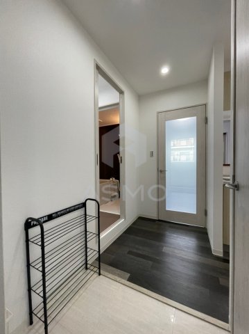 玄関　同マンション別部屋　参考写真