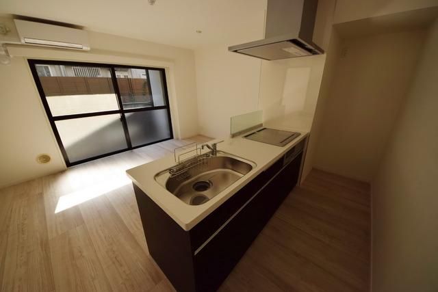 キッチン　★お料理らくらくＩＨ３口のシステムキッチンです★