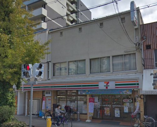 コンビニ　セブンイレブン 大阪市岡1丁目店（コンビニ）まで365m