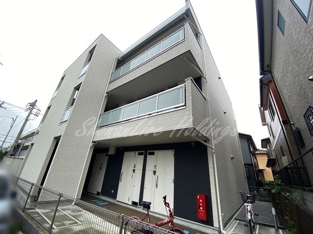 建物外観　鉄骨造3階建てマンション♪