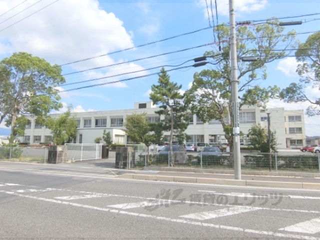 小学校　蒲生西小学校（小学校）まで2100m