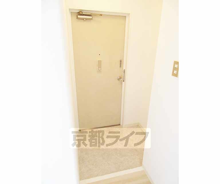 玄関　シューボックスも置いていただける広めの玄関です