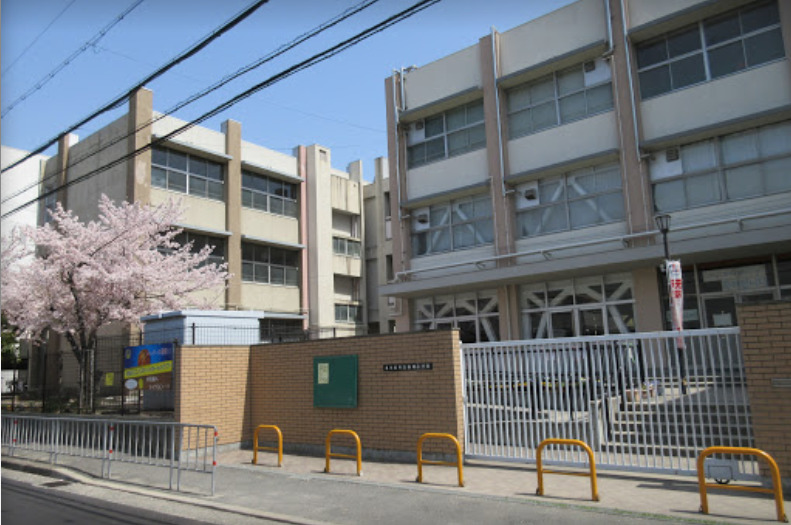 小学校　東大阪市立柏田小学校（小学校）まで542m