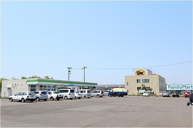コンビニ　ファミリーマート御所野湯本店（コンビニ）まで600m