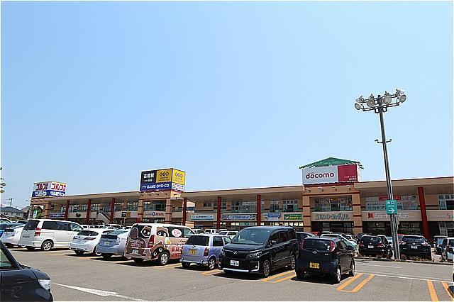 ショッピングセンター　フレスポ御所野（ショッピングセンター）まで850m