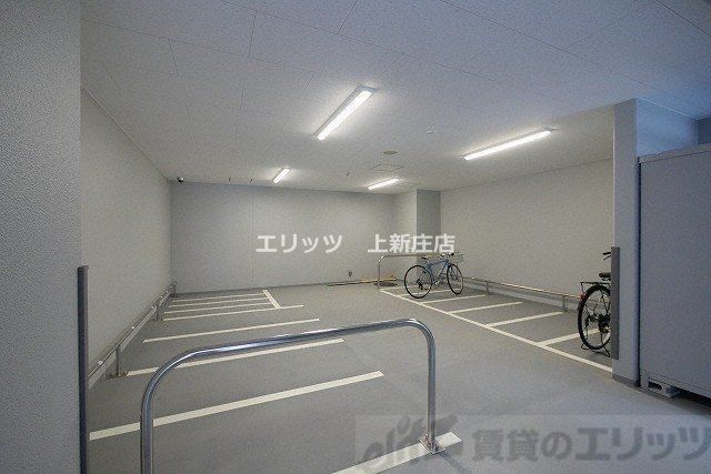 駐車場　リビング/居室