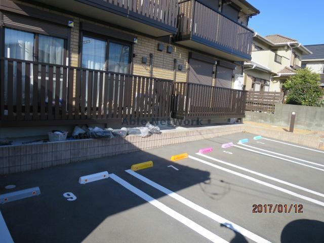 駐車場　駐車場
