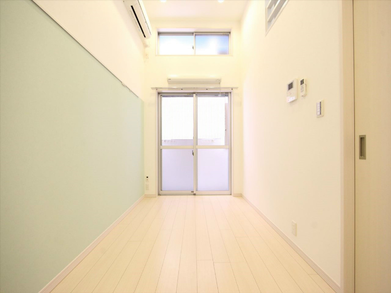バルコニー　洋室5.2帖　ロフト5.5帖（収納でもお部屋でも使えます）