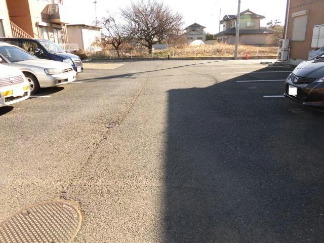 駐車場　駐車場