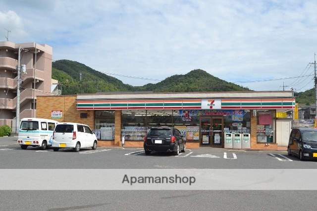 コンビニ　セブンイレブン東広島駅前店（コンビニ）まで300m