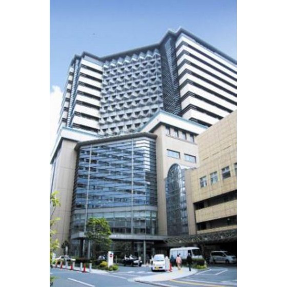 病院　公立大学法人横浜市立大学附属市民（病院）まで1096m