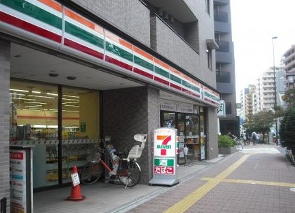 コンビニ　セブンイレブン文京小石川4丁目店（コンビニ）まで406m